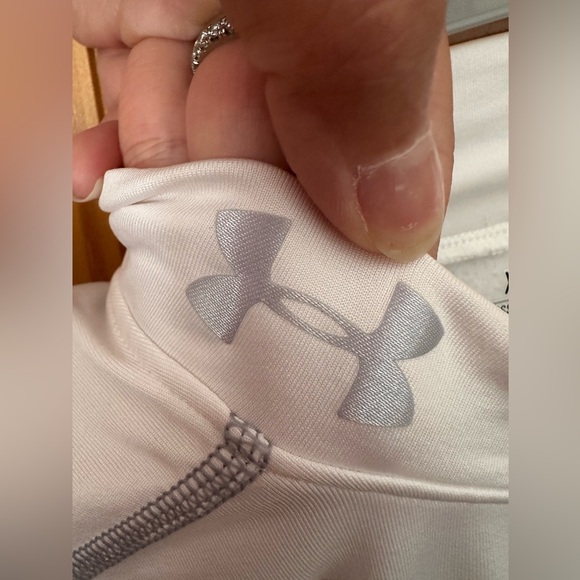 Under Armour White and Gray Performance Top - Picture 2 of 7